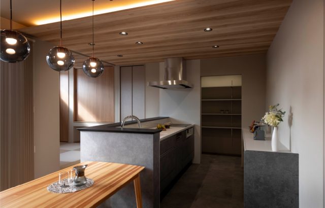 加賀市大聖寺「内と外をつなぐインナーテラス モノトーンの洗練された佇まい」新築完成見学会開催