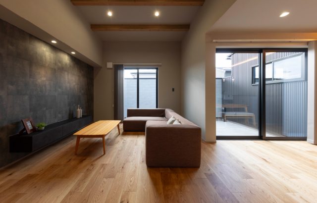 加賀市大聖寺「内と外をつなぐインナーテラス モノトーンの洗練された佇まい」新築完成見学会開催