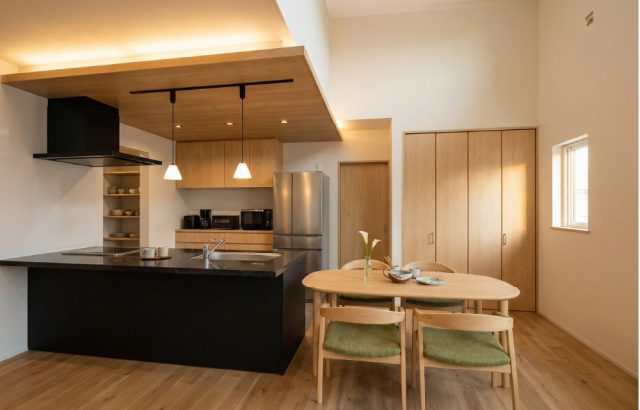 加賀市梶井町「木の表情を愉しむくらし タイムレスなデザインの住まい」新築完成見学会開催